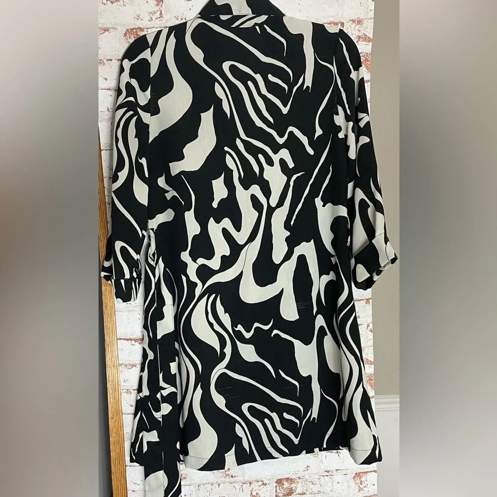 Sincerely Jules Monochrome Patterned Tie Dress - Picture 4 of 5